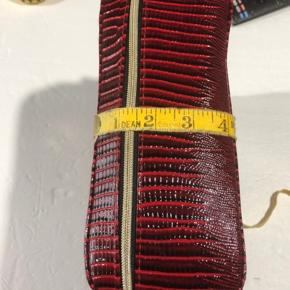 Estée Lauder red travel bag - Picture 10 of 10